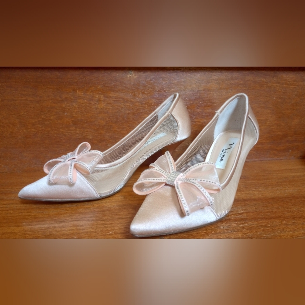 Nina Brite Taupe Satin Bow Heels Women Size 5